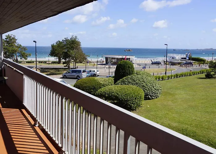 Appartement Vue Sur Mer Plage De Trestraou A Perros-Guirec - Ref 916